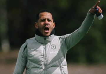 “Çelsi” baş məşqçi ilə yolları ayırdı